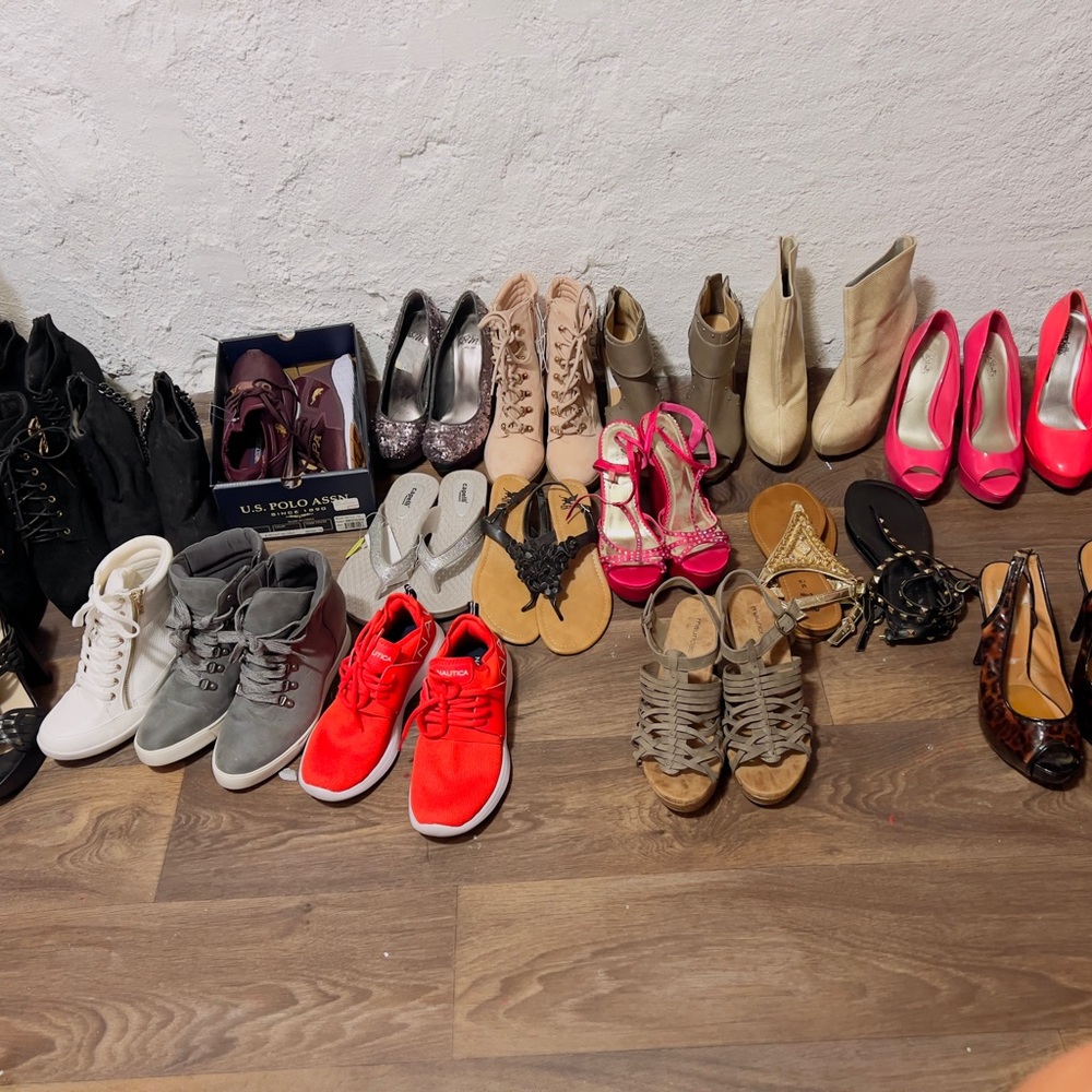 Tons of women’s heels.